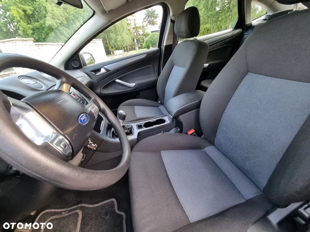 Ford Mondeo 1.6 TDCi Ambiente - 25