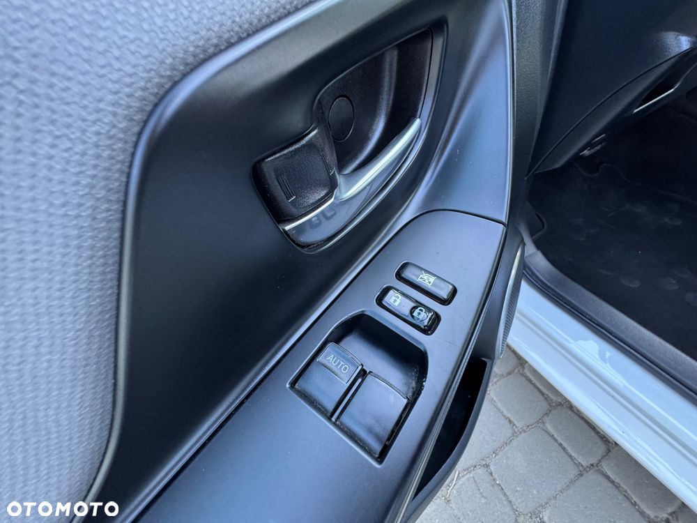 Toyota Yaris - 30