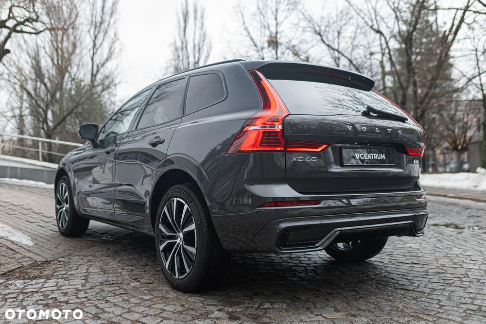 Volvo XC 60 B4 D AWD Plus Dark - 9