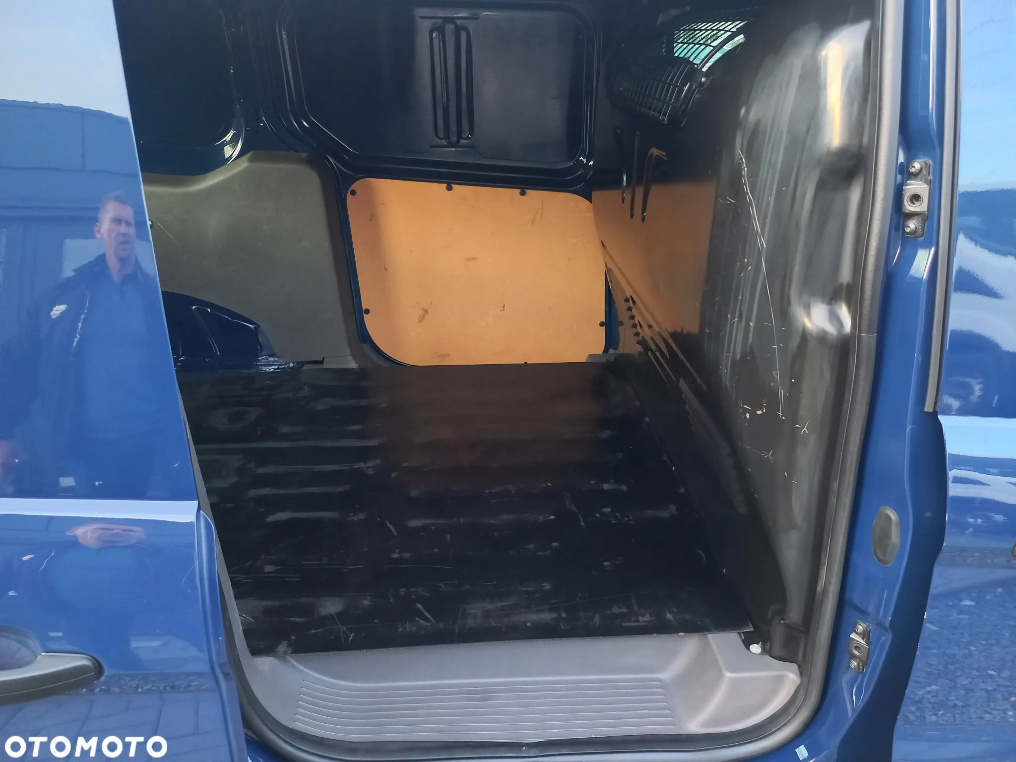 Ford Transit Connect - 10