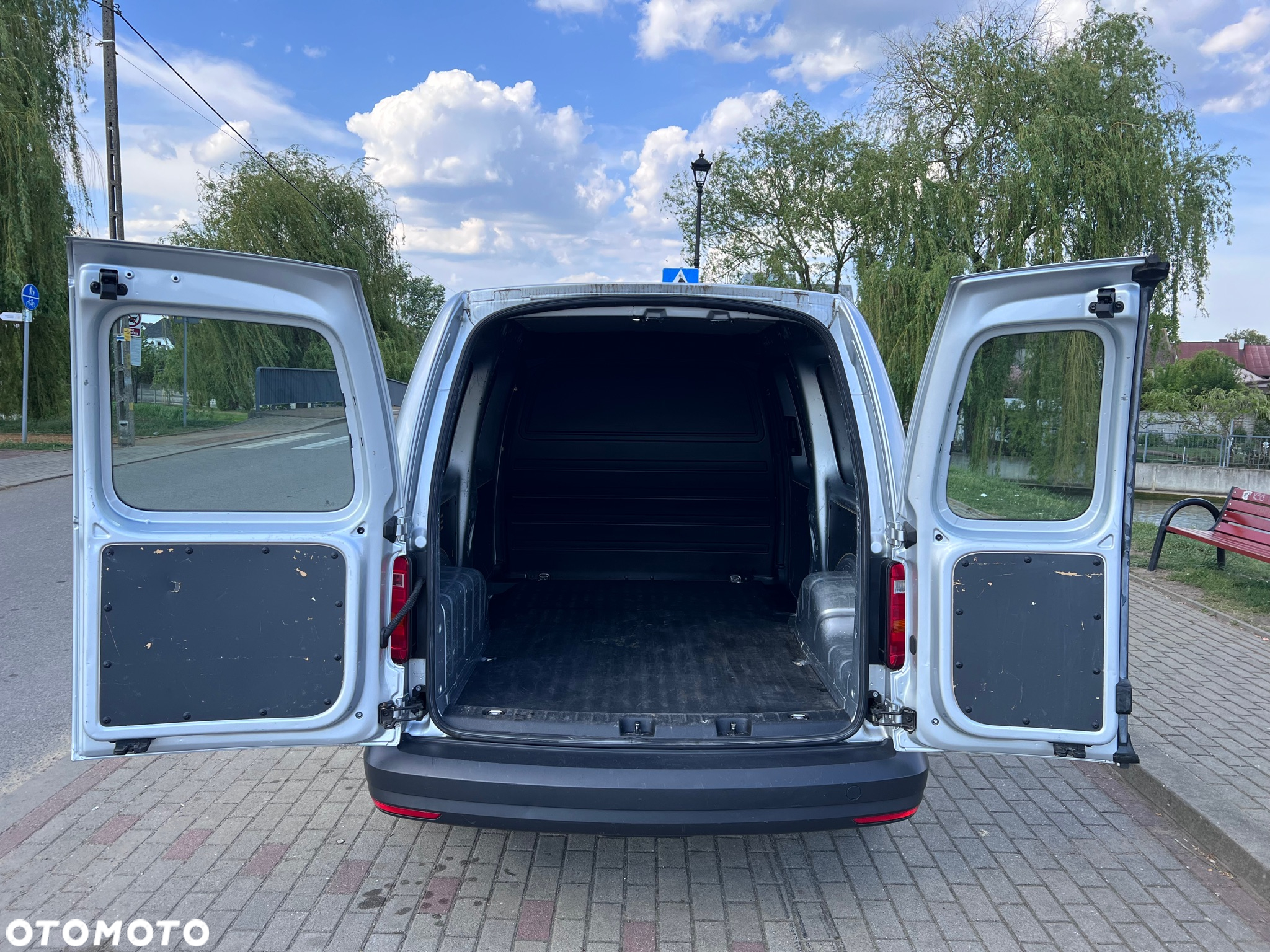 Volkswagen Caddy Maxi 2.0 TDI - 11