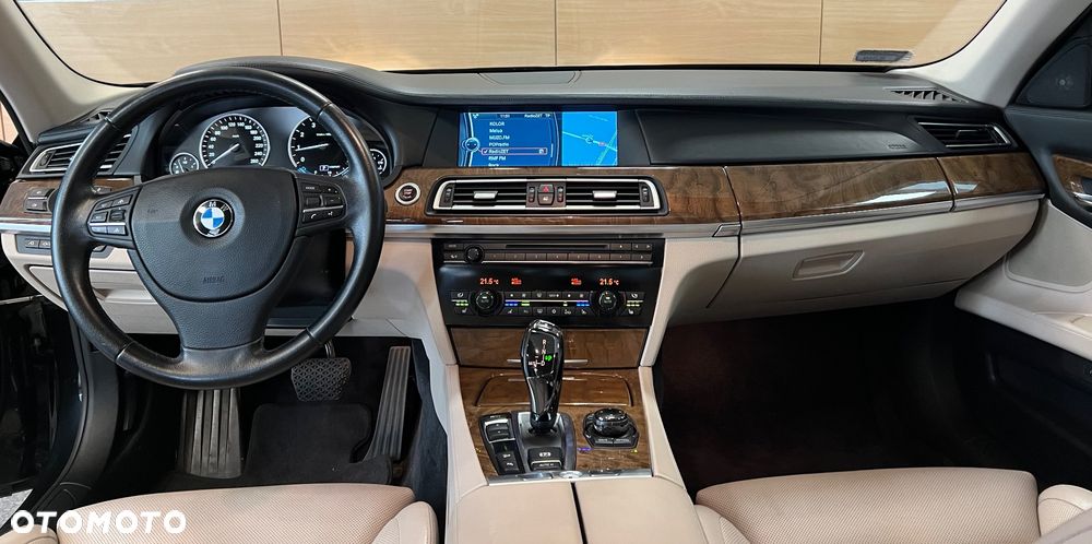 BMW Seria 7 750i L xDrive - 20