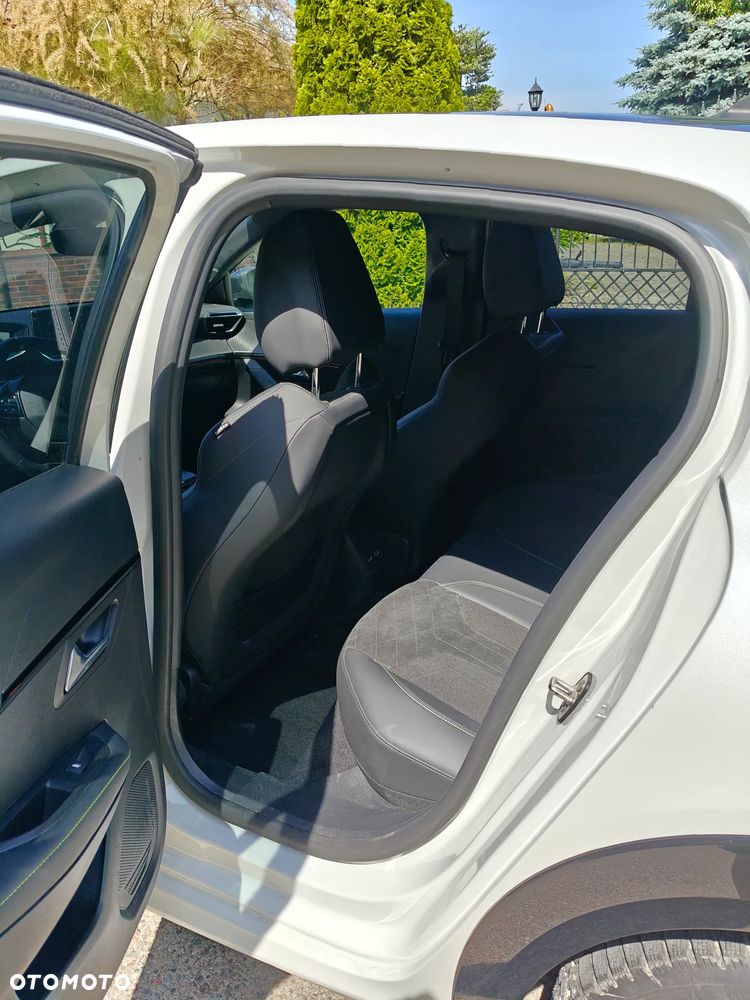 Peugeot 208 - 10
