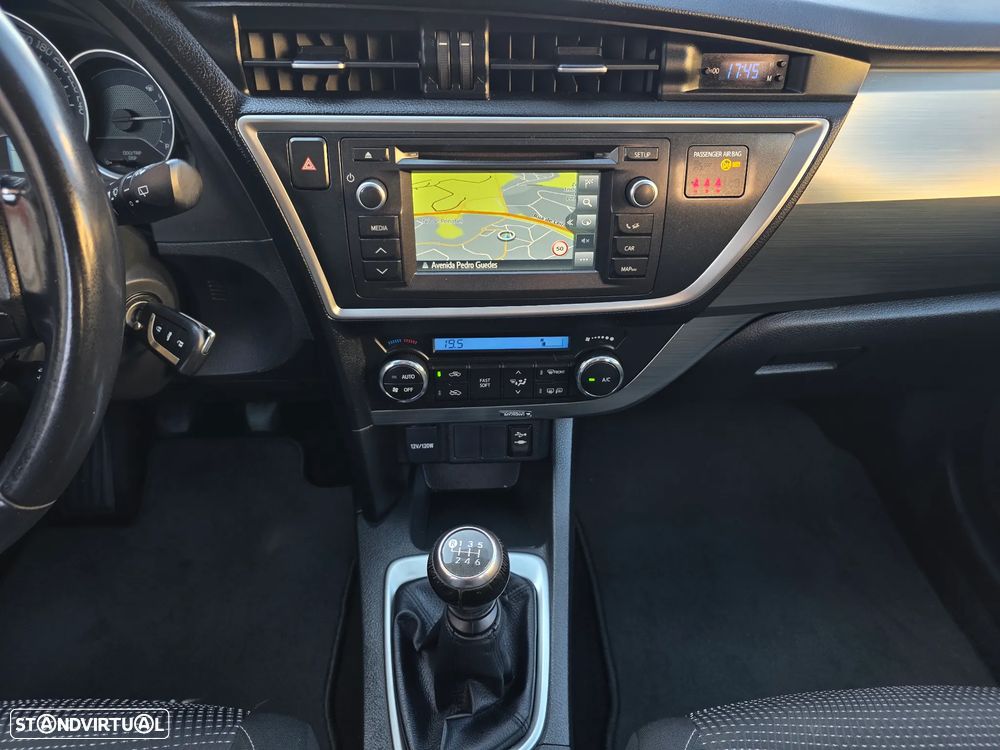 Toyota Auris Touring Sports 1.33 VVT-i Exclusive +Navi - 7
