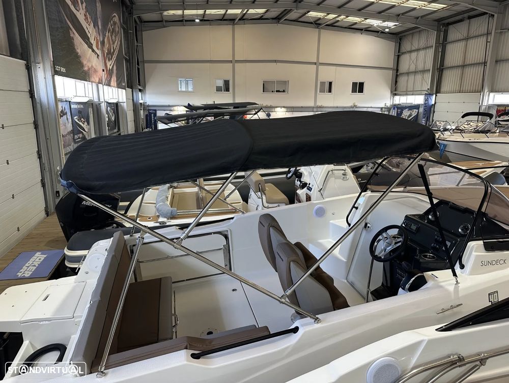 Quicksilver Activ 755 Sundeck - 6