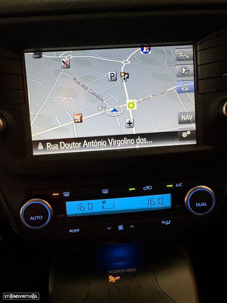 Toyota Avensis Touring Sports 1.6 D-4D Luxury+GPS - 28