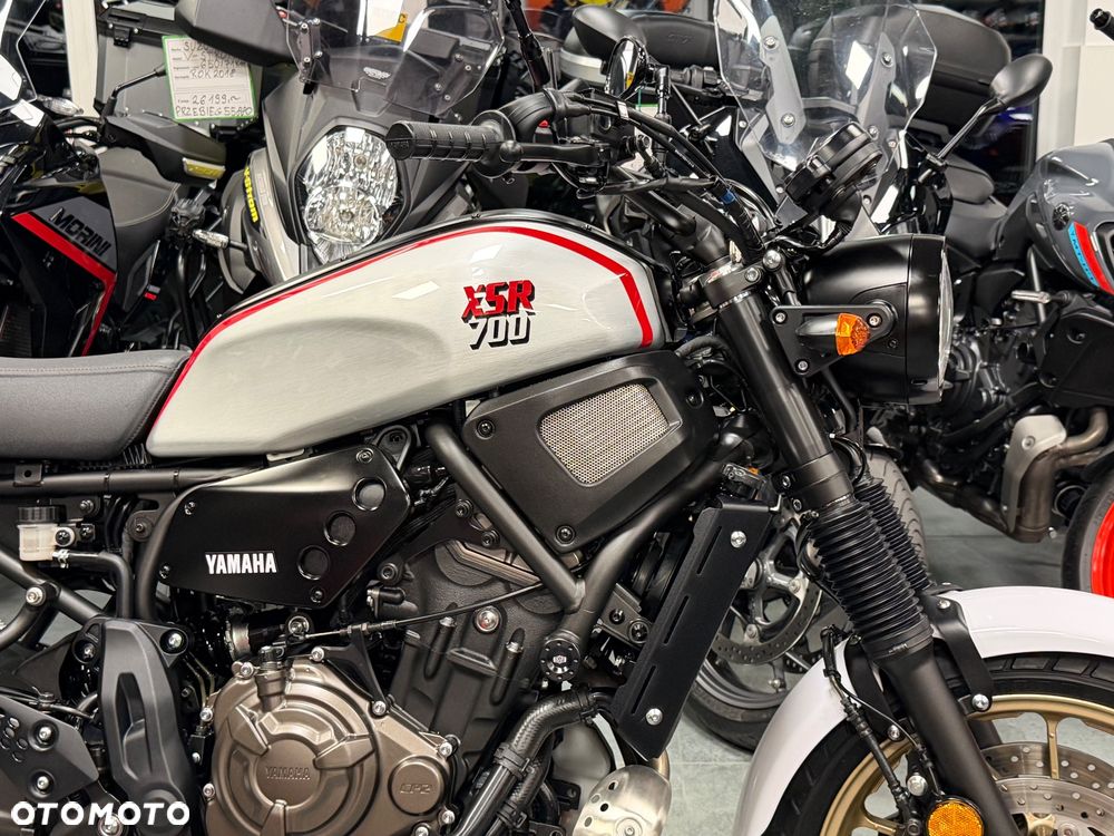 Yamaha XSR - 9