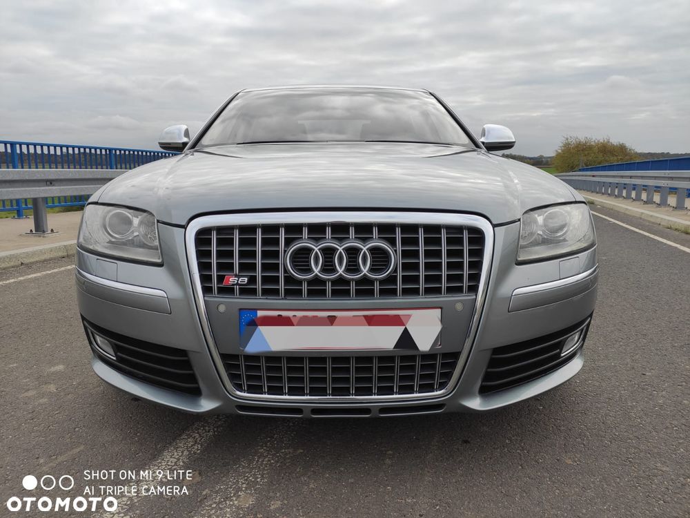 Audi S8 - 6