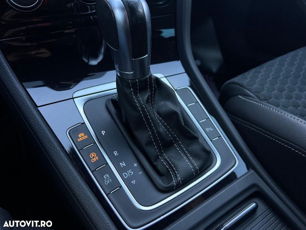 Volkswagen Golf - 16