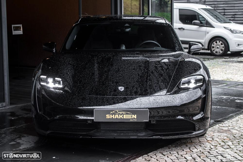 Porsche Taycan Cross Turismo 4 - 7