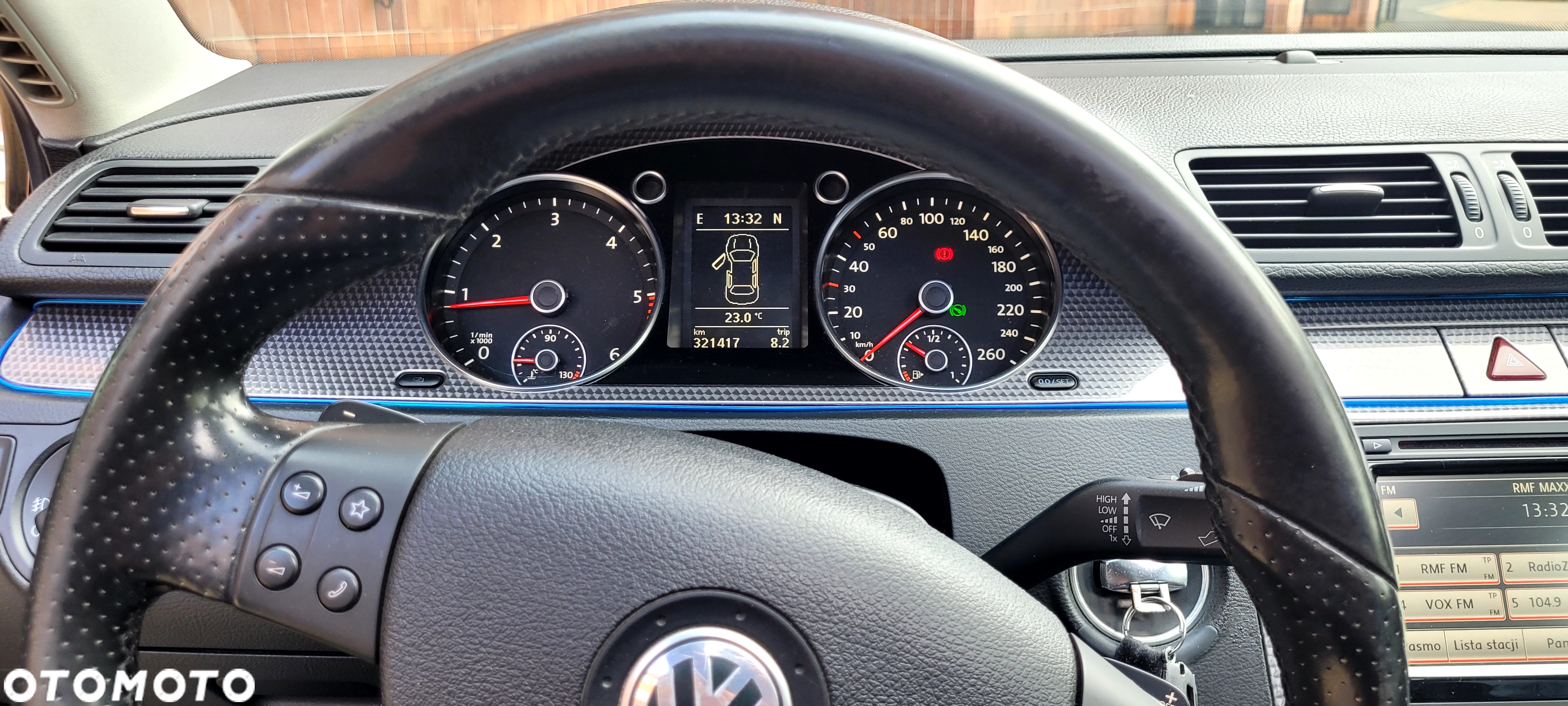 Volkswagen Passat Variant 2.0 TDI DPF DSG R-Line Edition - 25