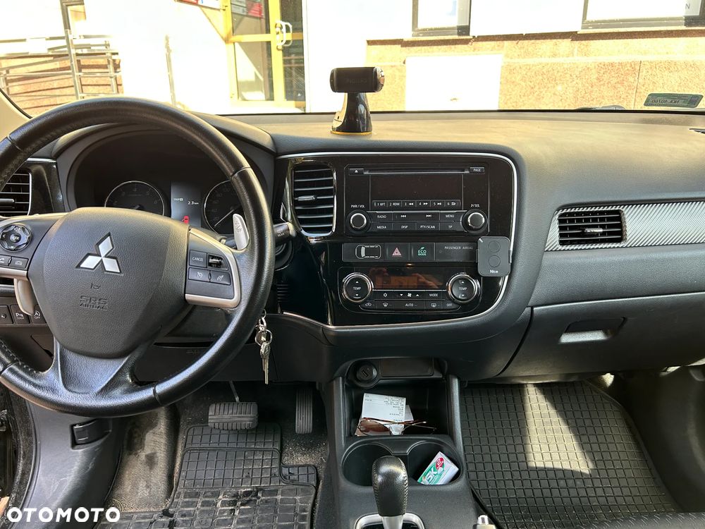 Mitsubishi Outlander 2.0 Intense - 9