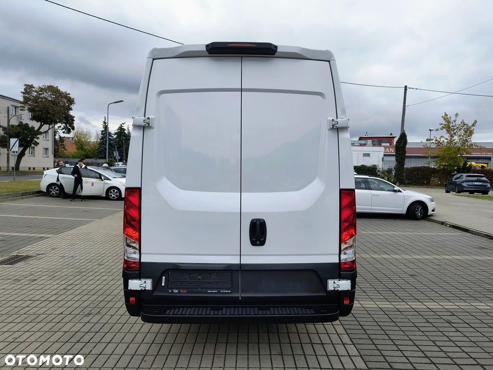 Iveco NOWA LOKALIZACJA 35S16 L4H2  niski przebieg Vat23% - 4