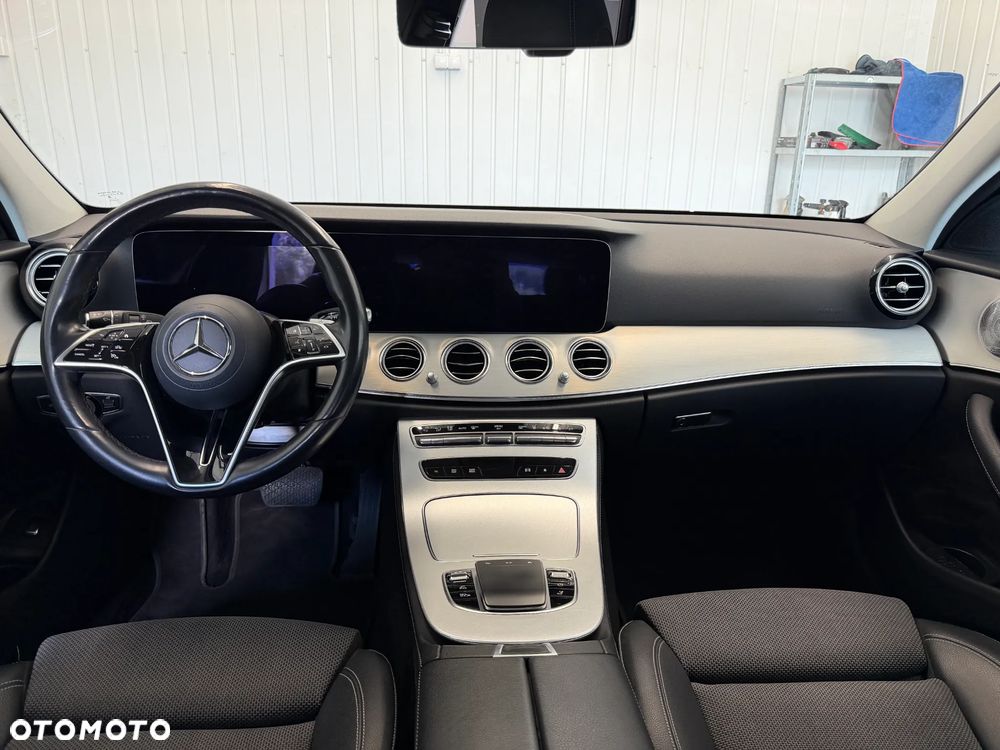 Mercedes-Benz Klasa E 300 de Avantgarde - 30