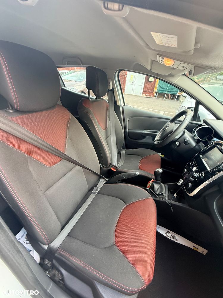 Renault Clio - 11