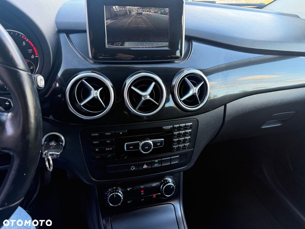 Mercedes-Benz Klasa B 180 CDI (BlueEFFICIENCY) 7G-DCT - 31