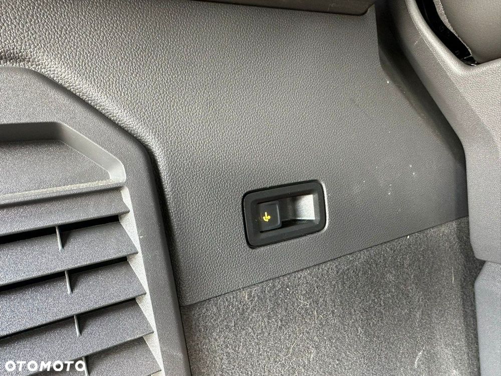 Volkswagen Multivan - 27
