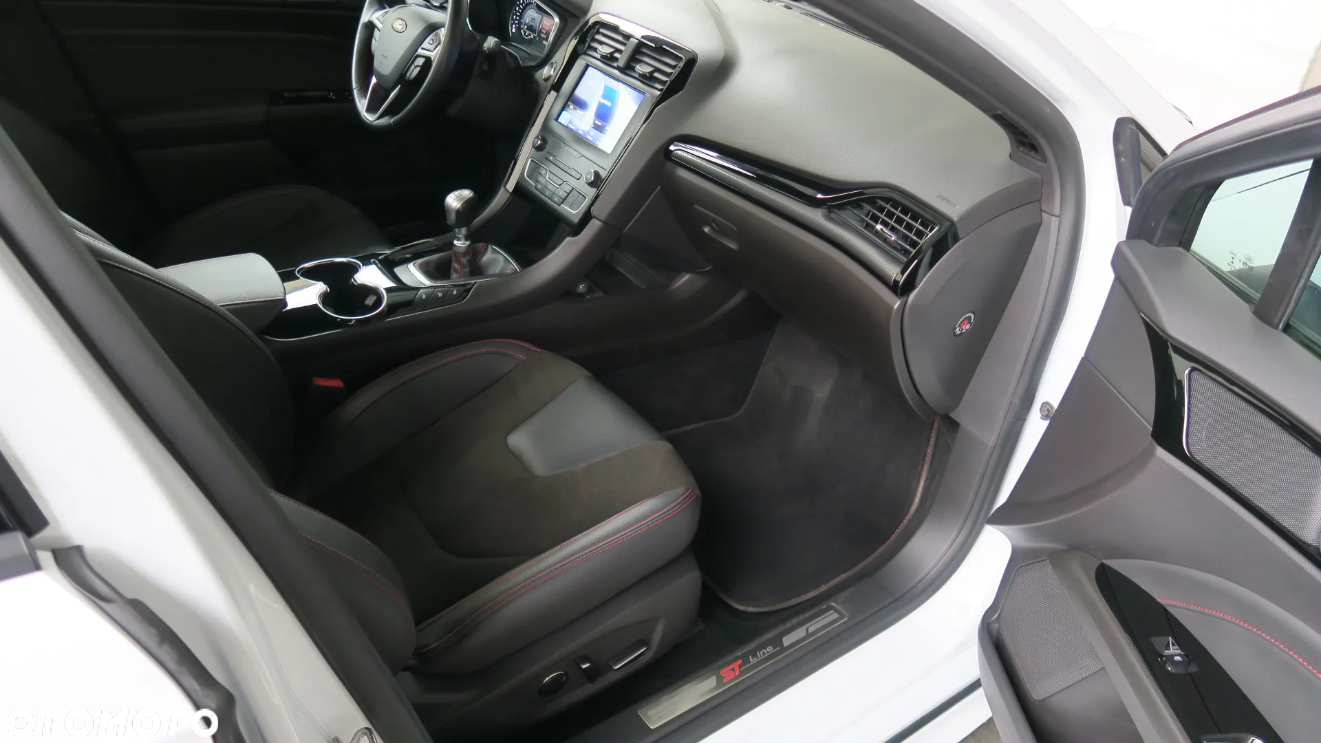 Ford Mondeo 2.0 EcoBlue ST-Line X - 14