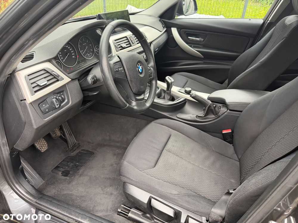 BMW Seria 3 316d - 16