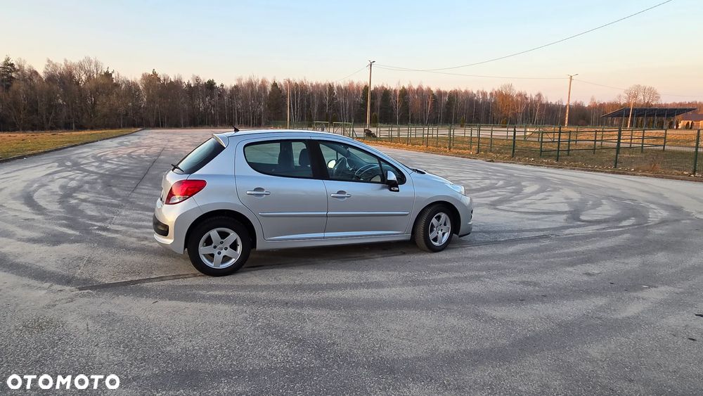Peugeot 207 95 VTi Urban Style - 3