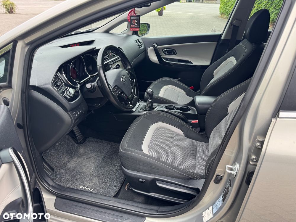 Kia Ceed 1.6 GDI Business Line - 15