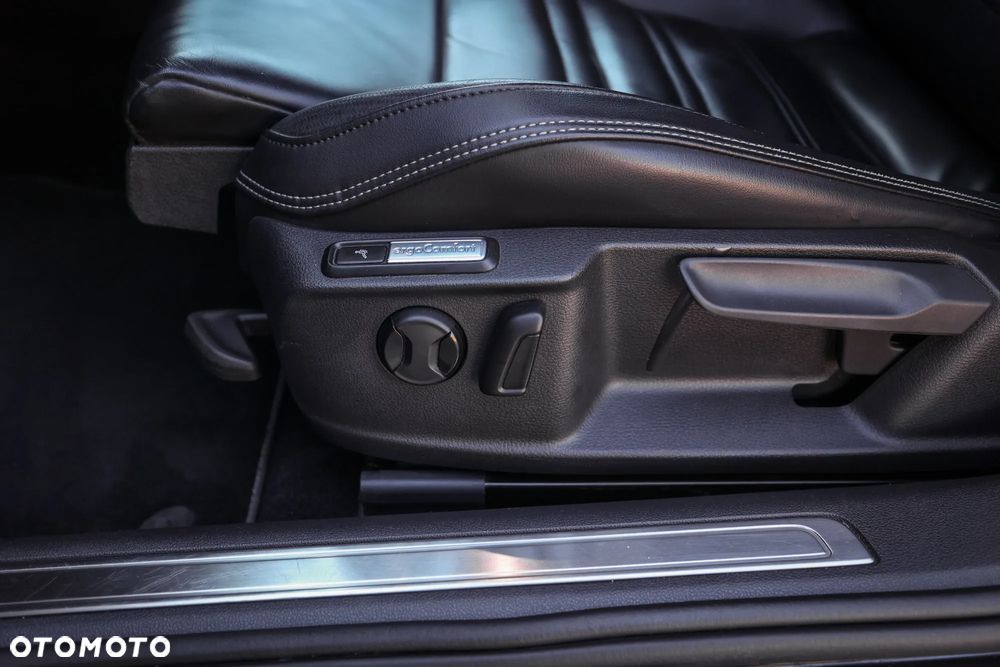 Volkswagen Passat 2.0 TDI SCR (BlueMotion Tech) 4Mot DSG Highline - 20