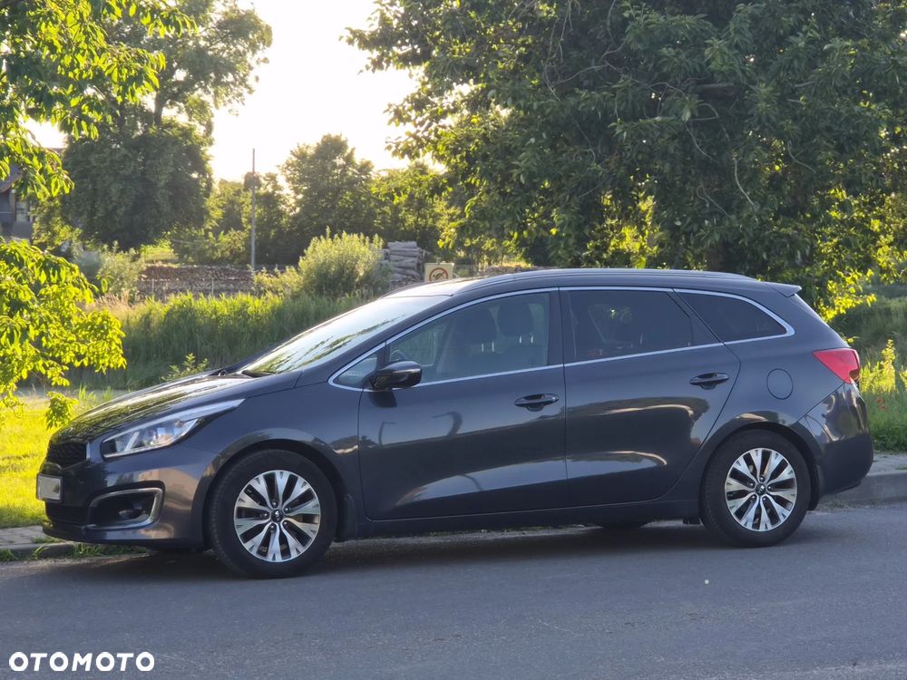 Kia Ceed - 1
