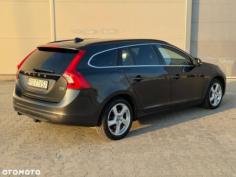 Volvo V60 D3 Geartronic Momentum - 23