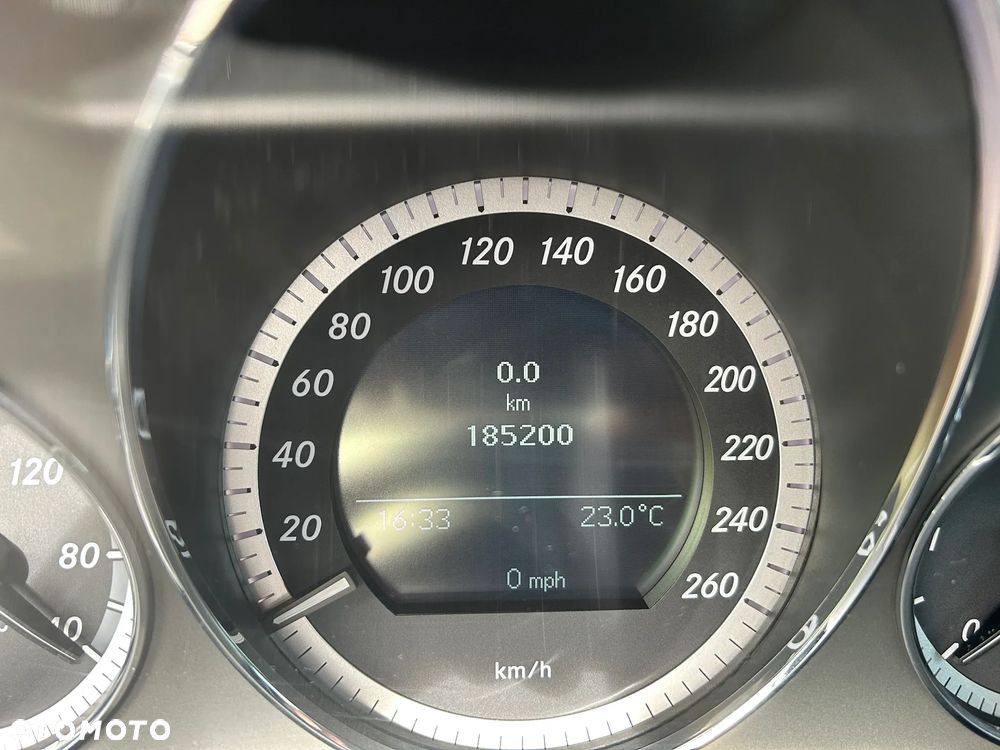 Mercedes-Benz Klasa C 200 CDI Elegance - 13