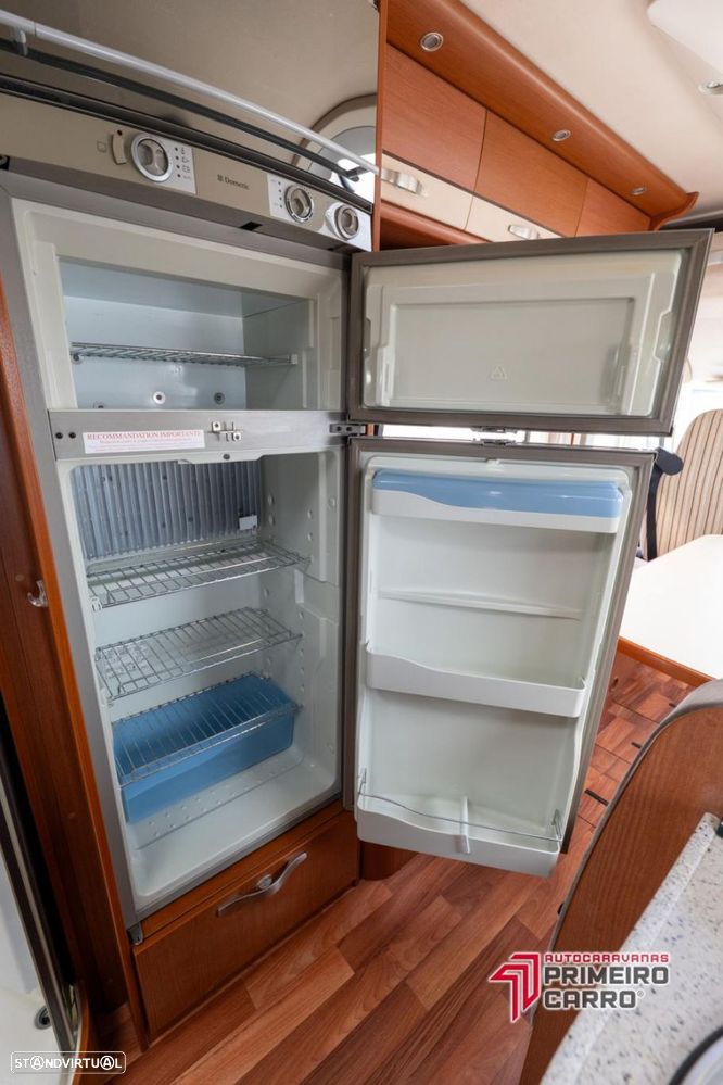 Hymer Classe B sala grande - 8