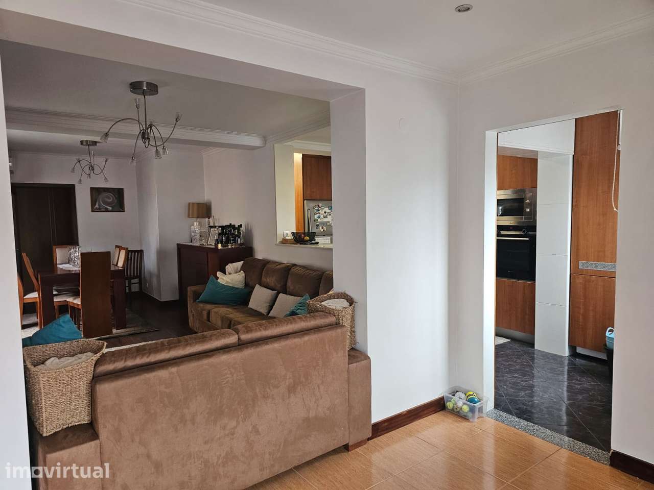 Andar Moradia Duplex Totalmente Renovado - Excelente localização - Grande imagem: 2/24