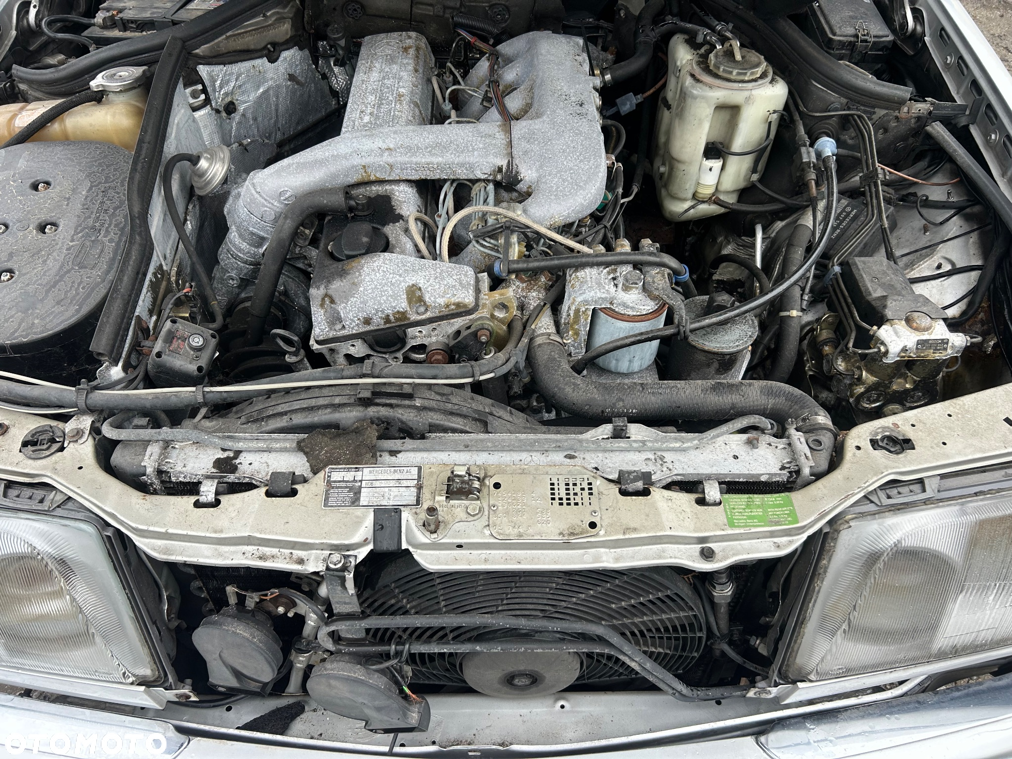 Mercedes-Benz Klasa E 300 D Turbo - 8