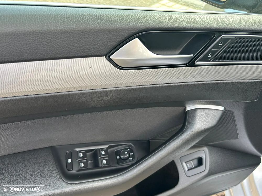 VW Passat 1.6 TDI Confortline - 12