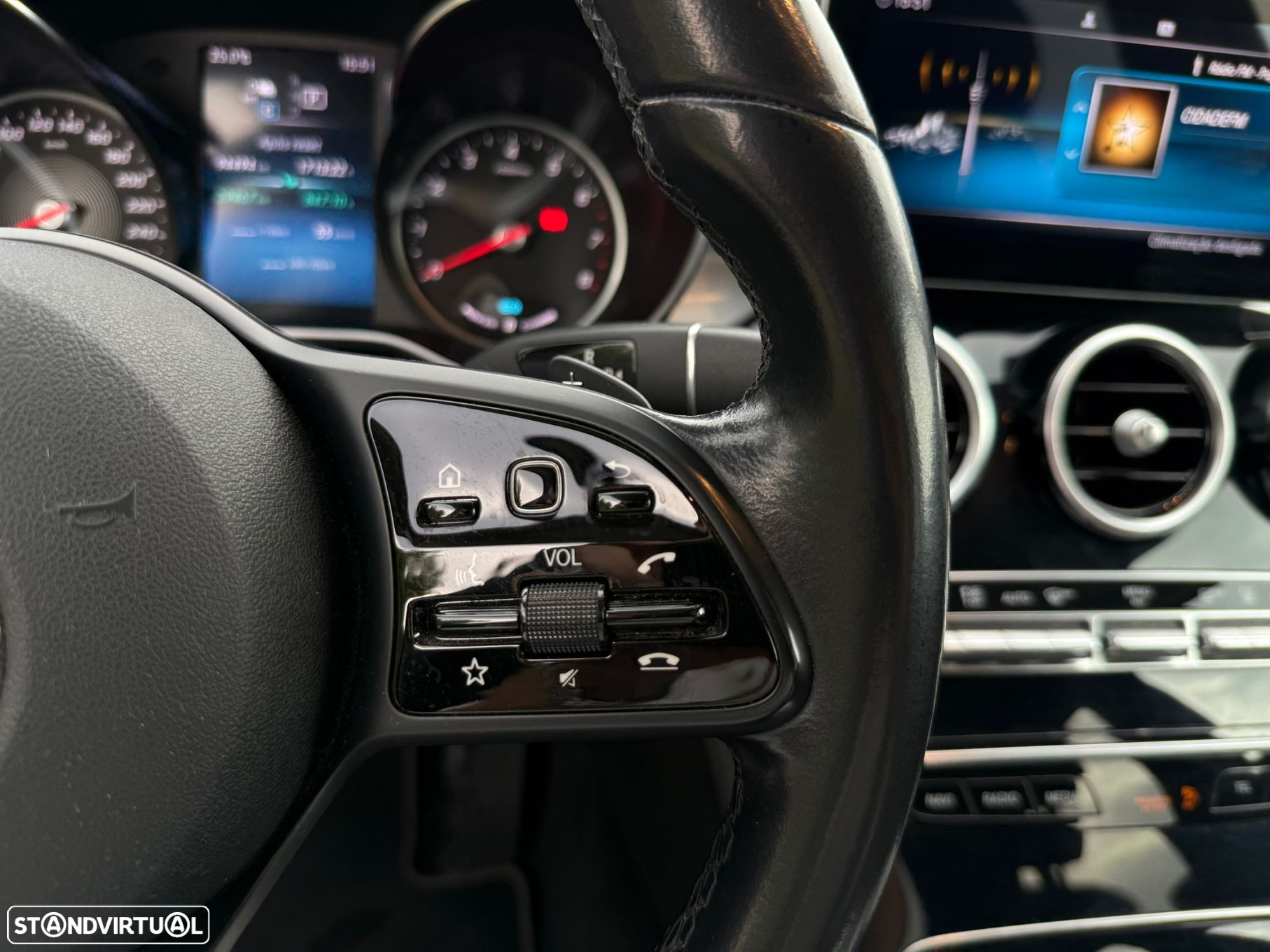 Mercedes-Benz C 300 e Avantgarde - 33