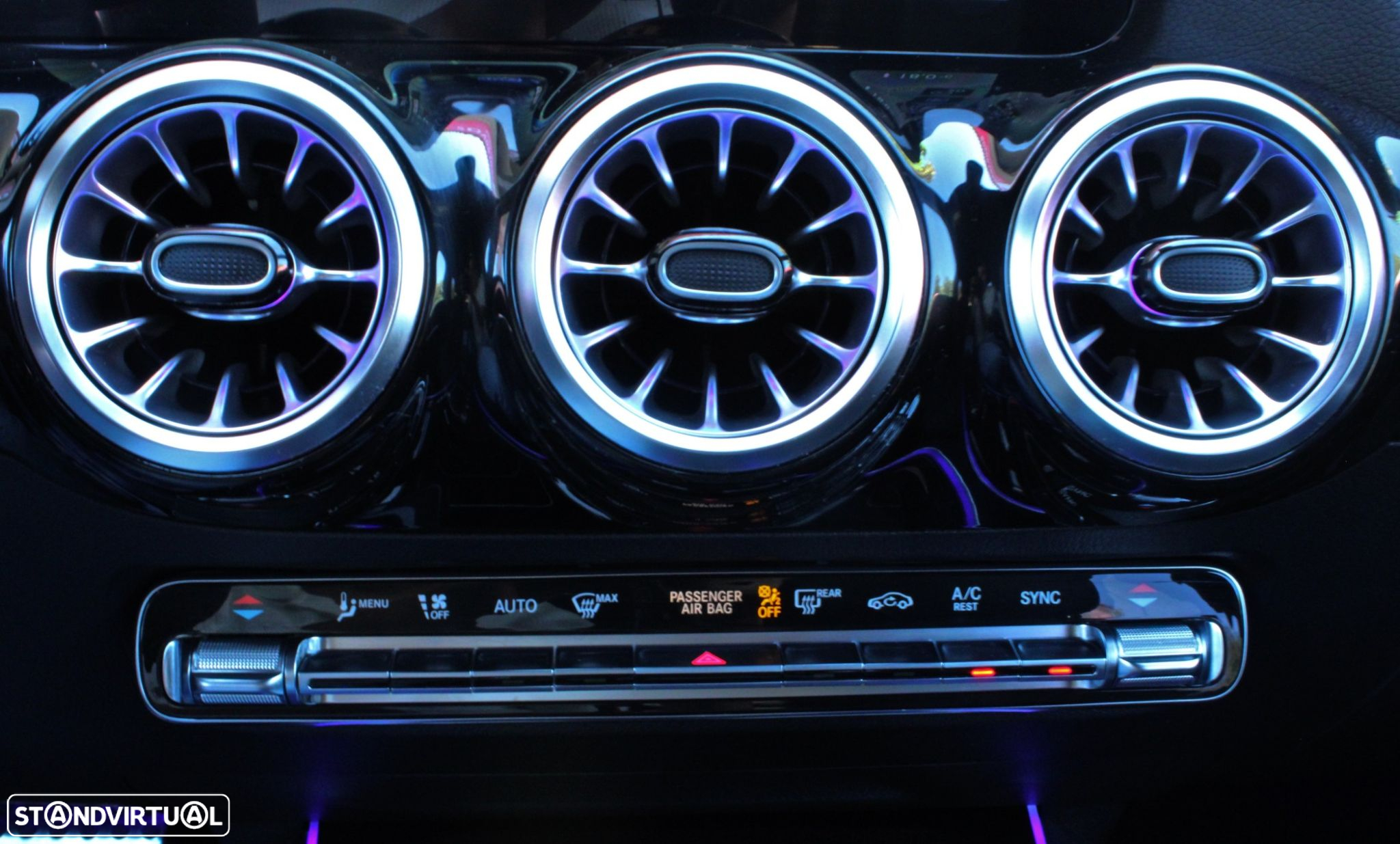 Mercedes-Benz GLA 180 d - 15