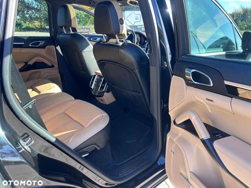 Porsche Cayenne Standard - 14