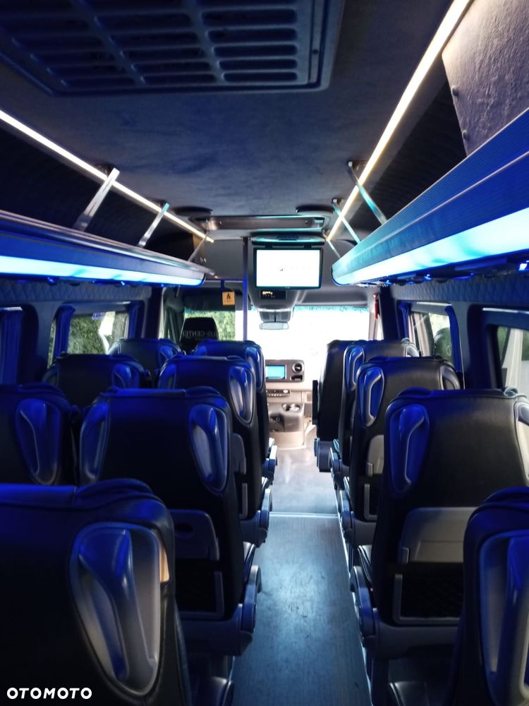 Mercedes-Benz Sprinter - 9
