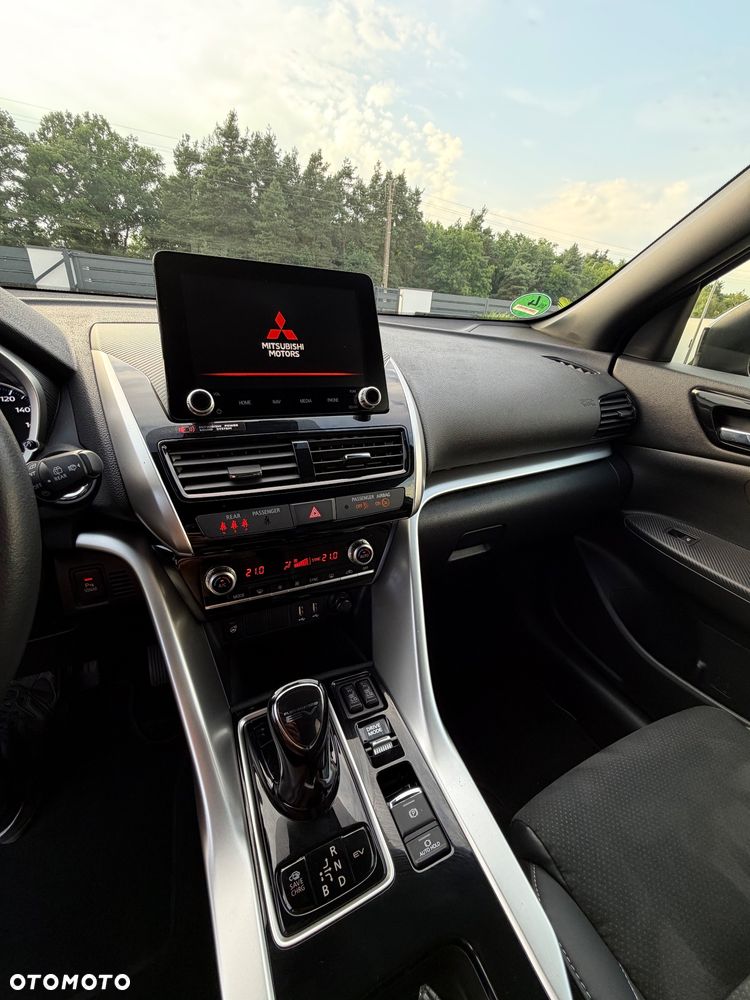 Mitsubishi Eclipse Cross - 16