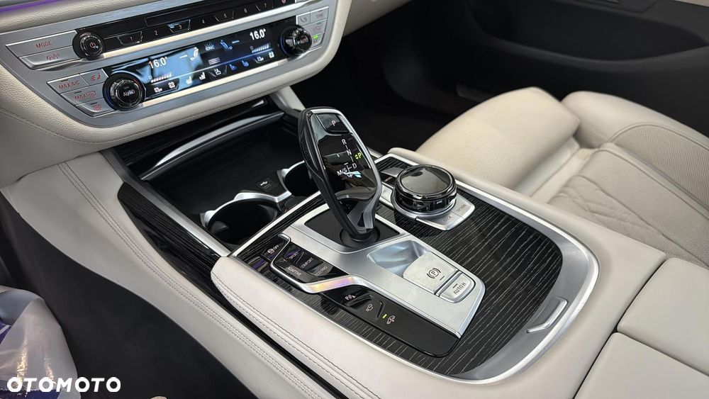 BMW Seria 7 740d xDrive mHEV sport - 16