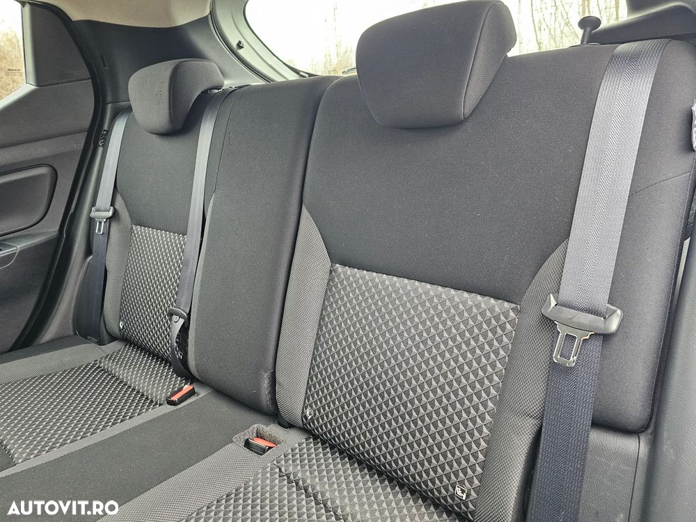 Nissan Micra 1.0L Visia - 9