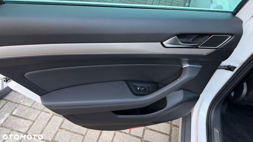 Volkswagen Passat Alltrack 2.0 TDI SCR 4Motion DSG - 27