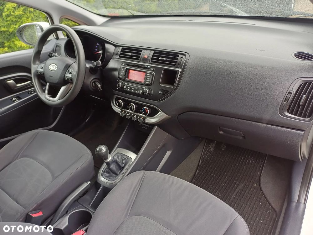 Kia Rio 1.2 Attract - 10