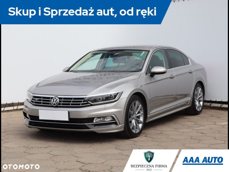 Volkswagen Passat - 2