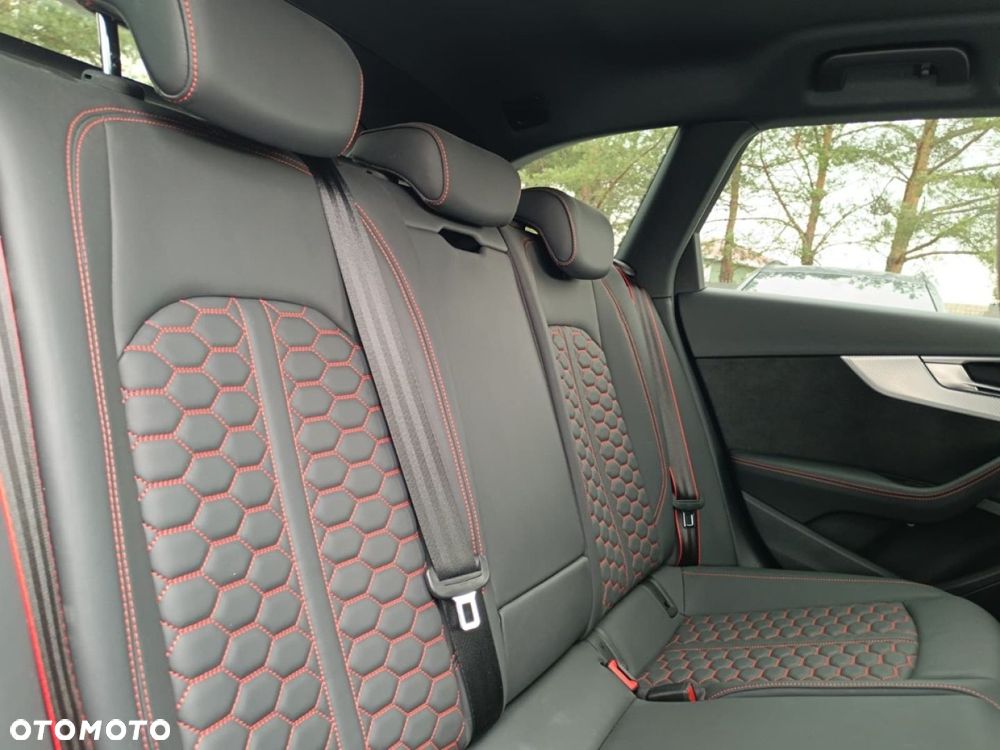 Audi RS4 Avant - 23