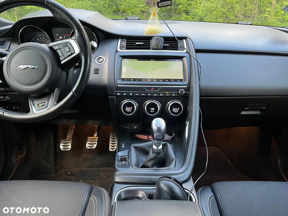 Jaguar E-Pace 2.0 i4D AWD R-Dynamic - 16