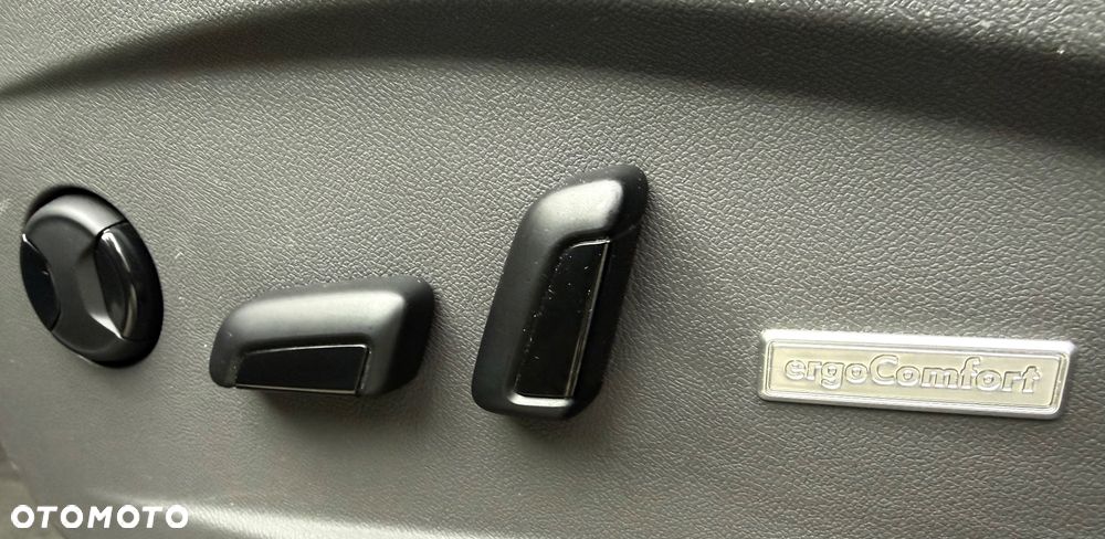 Volkswagen Multivan 2.0 TDI L1 70 Years Bulli DSG - 17