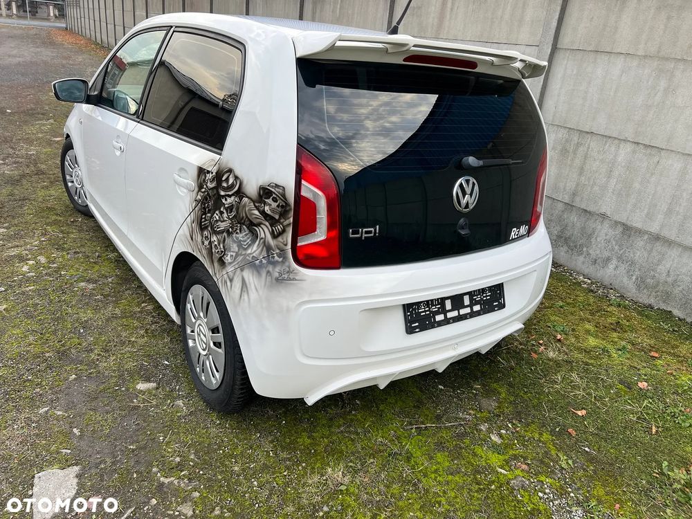 Volkswagen up! (BlueMotion Technology) move - 4