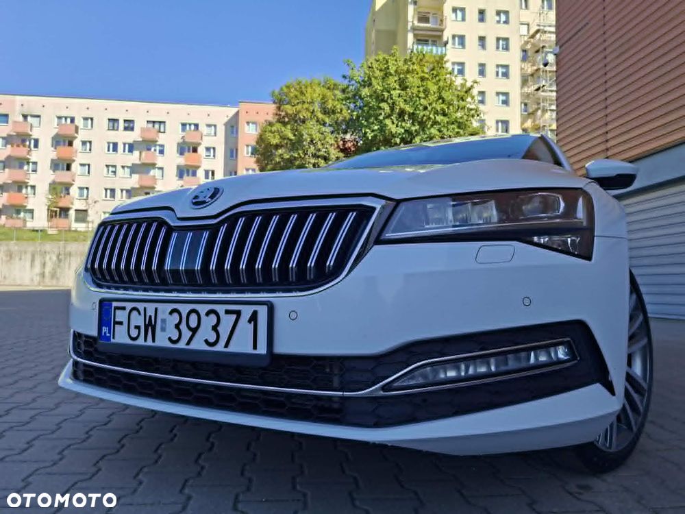 Skoda Superb 1.5 TSI DSG Sportline - 4