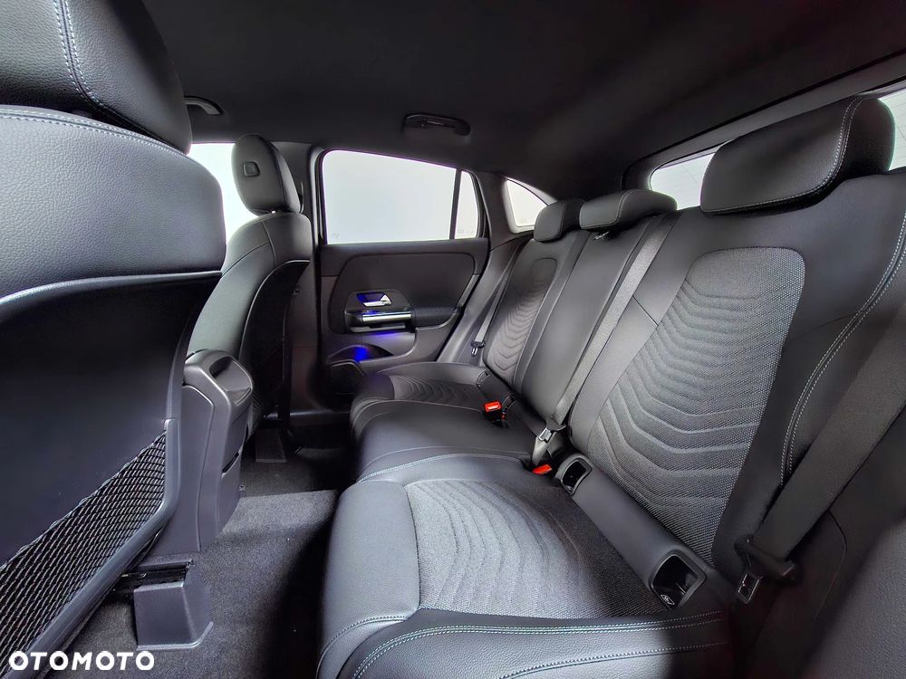 Mercedes-Benz GLA 180 mHEV 7G-DCT - 10