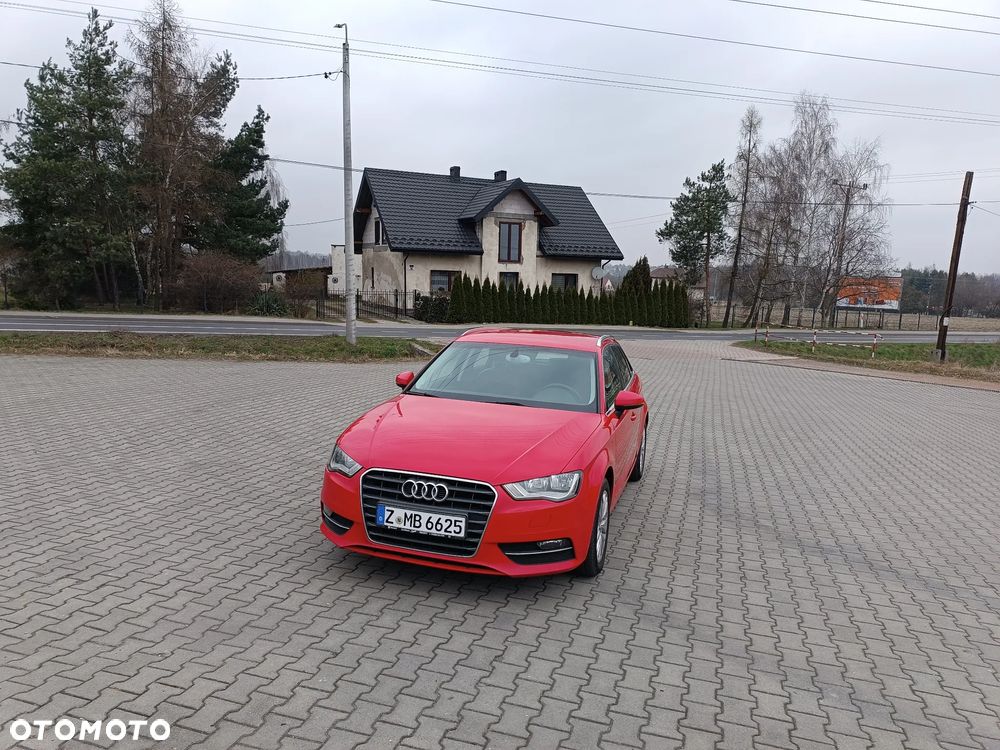 Audi A3 Sportback 1.6 TDI (clean diesel) Ambiente - 2